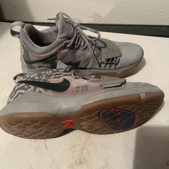 Nike court shoes. Great shape - used 1 season gr.8 - Picture 2 of 4